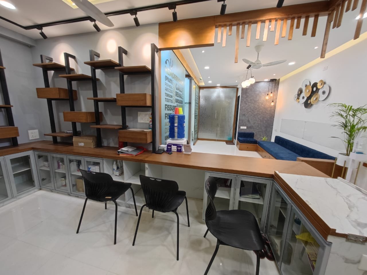 Inside Solskin Clinic
